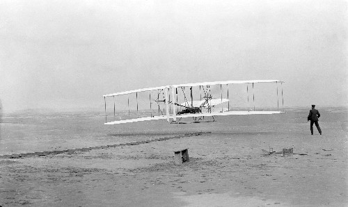 primer-vuelo-de-avion